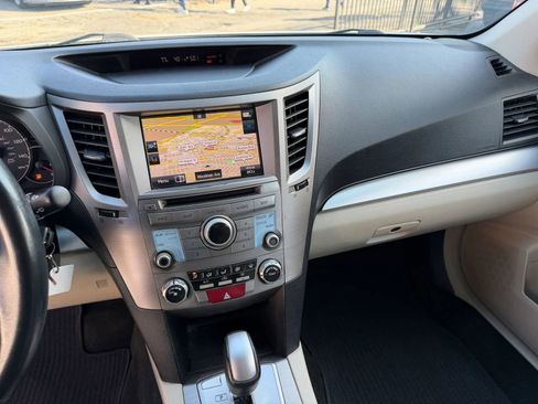 Used 2014 Subaru Outback 2.5i Premium AWD/4WD image 36