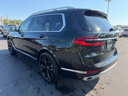 Used 2025 BMW X7 xDrive40i w/ Premium Package AWD/4WD image 9