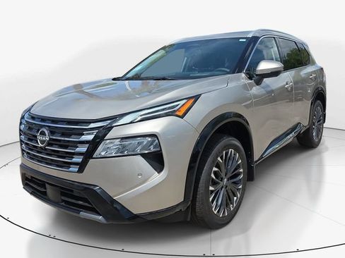 New 2026 Nissan Rogue Platinum w/ Tech Package AWD/4WD image 4