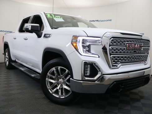 Used 2021 GMC Sierra 1500 SLT image 2