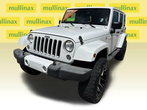 Used 2016 Jeep Wrangler Unlimited Sahara w/ Connectivity Group AWD/4WD image 9