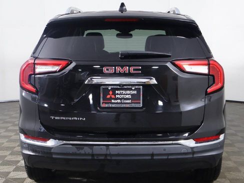 Used 2023 GMC Terrain SLT image 12