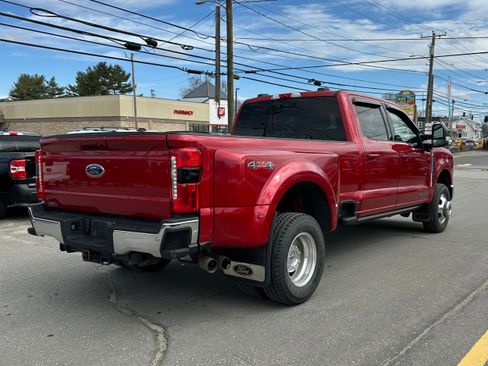 Used 2024 Ford F350 Lariat w/ Lariat Ultimate Package AWD/4WD image 3