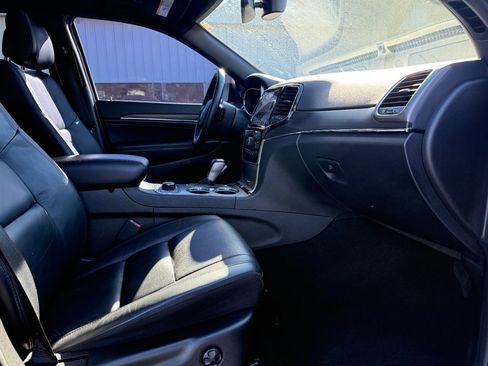 Used 2020 Jeep Grand Cherokee Limited image 21