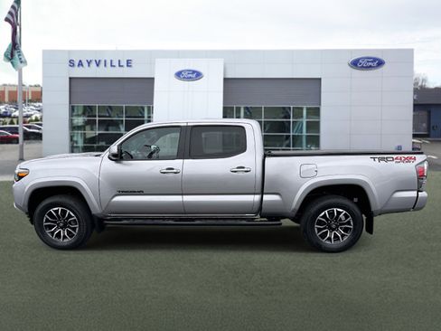 Used 2023 Toyota Tacoma TRD Sport AWD/4WD image 2