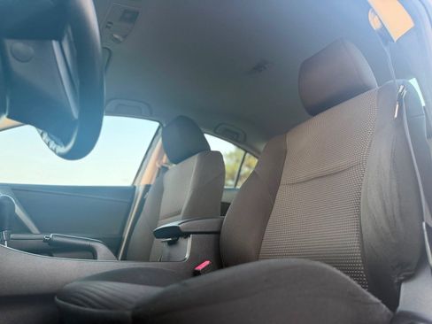 Used 2012 MAZDA MAZDA3 i Touring FWD image 9