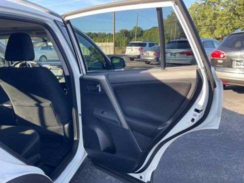 Used 2014 Toyota RAV4 XLE FWD image 18