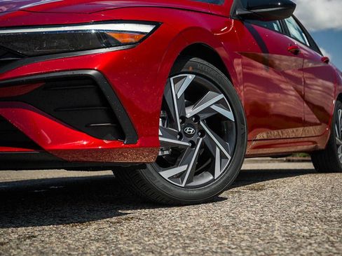 New 2025 Hyundai Elantra Sport image 7