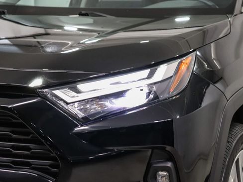 Used 2022 Toyota RAV4 XLE Premium FWD image 7