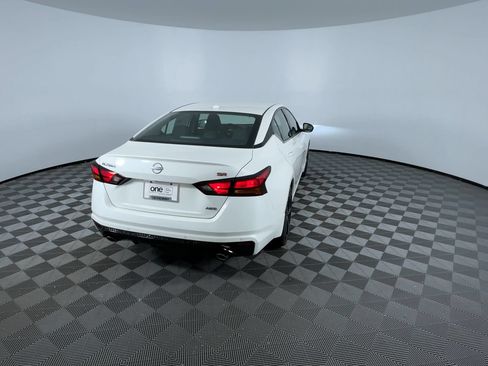 Certified 2025 Nissan Altima 2.5 SR AWD/4WD image 8