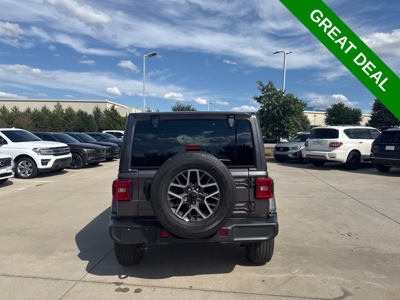 Used 2026 Jeep Wrangler Unlimited Sahara AWD/4WD image 6