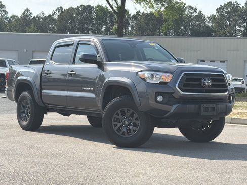 Used 2021 Toyota Tacoma SR5 AWD/4WD image 2