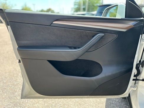 Used 2023 Tesla Model Y Long Range image 28