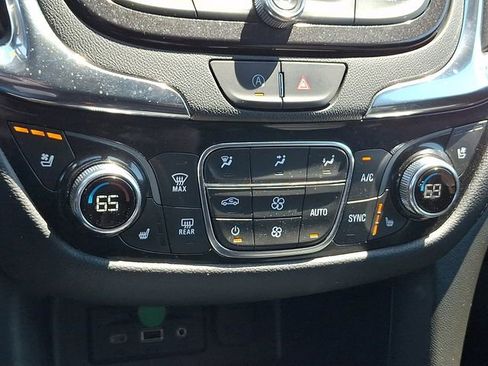 Used 2022 Chevrolet Equinox Premier AWD/4WD image 18