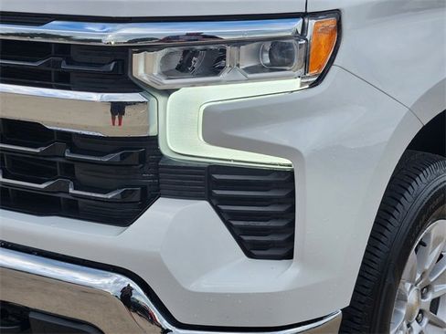 Used 2023 Chevrolet Silverado 1500 LT AWD/4WD image 17