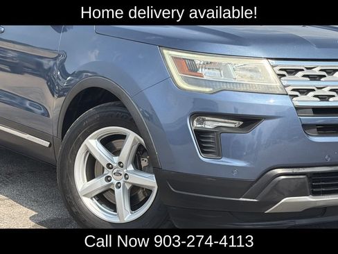 Used 2018 Ford Explorer XLT w/ Equipment Group 202A FWD image 2