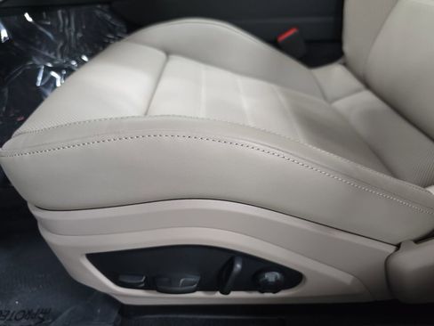 New 2026 Porsche Panamera 4 image 3