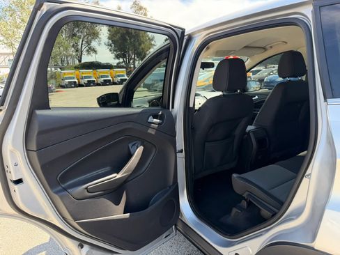 Used 2015 Ford Escape SE image 17