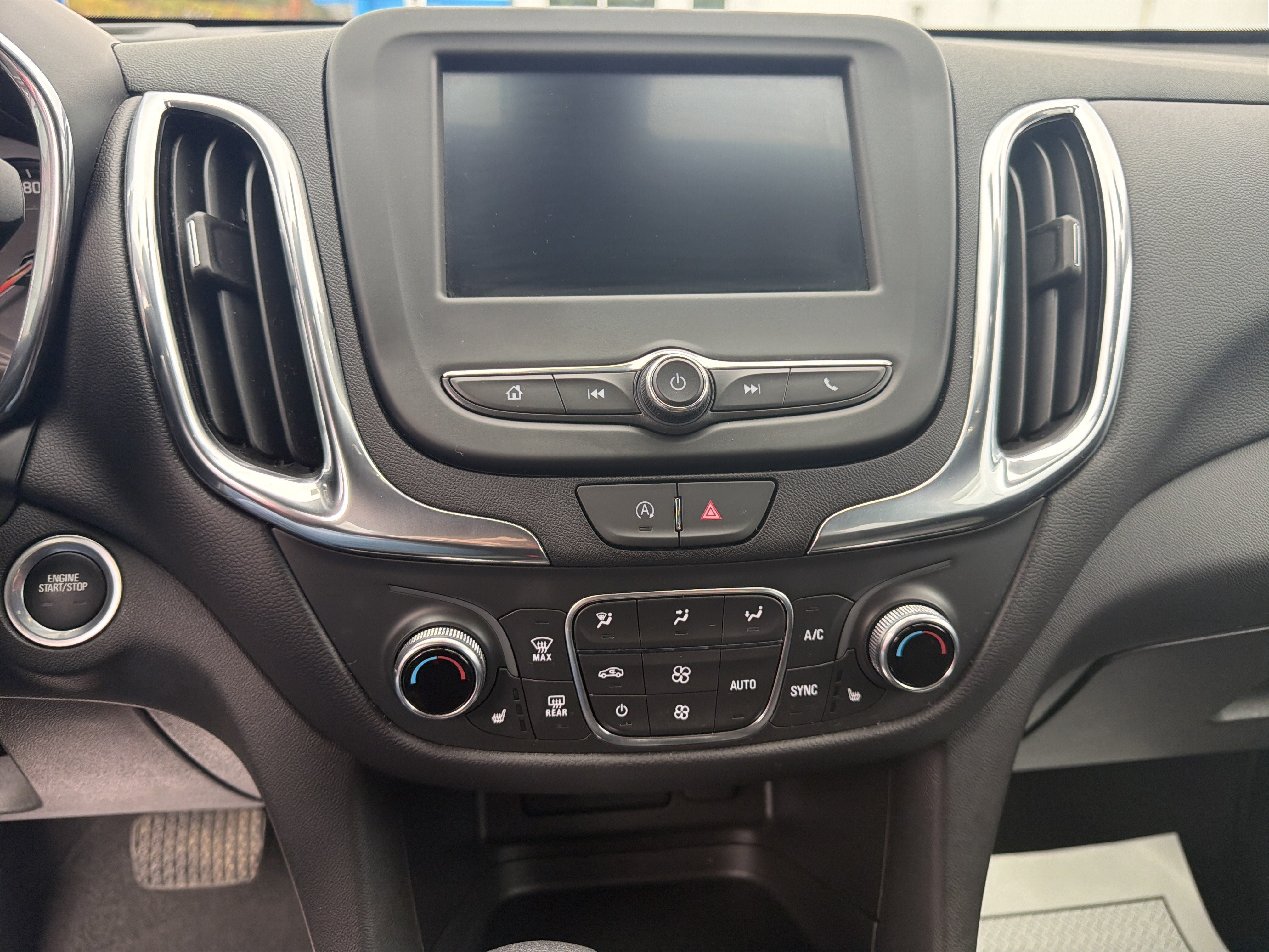 Certified 2024 Chevrolet Equinox LT AWD/4WD image 11