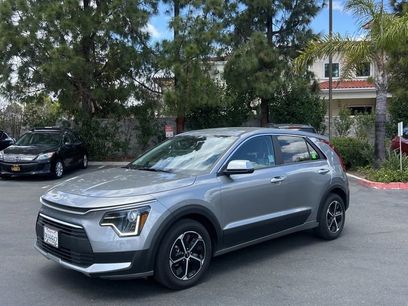 Used 2025 Kia Niro LX