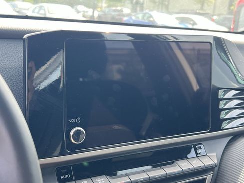 Used 2026 Toyota Camry Hybrid FWD image 16