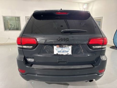 Used 2017 Jeep Grand Cherokee Altitude AWD/4WD image 8