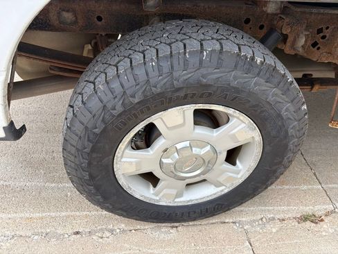 Used 2011 Ford F150 XLT w/ XLT Convenience Pkg RWD image 4