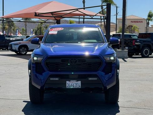 Used 2025 Toyota Tacoma TRD Off-Road AWD/4WD image 2