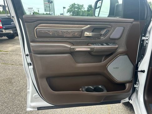 Used 2025 RAM 1500 Limited AWD/4WD image 15