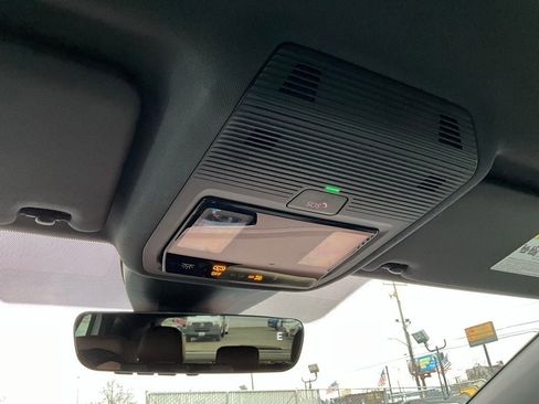 Used 2023 Volkswagen ID.4 Pro image 17