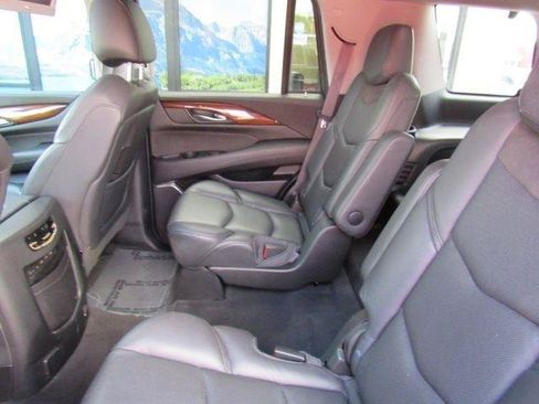 Used 2017 Cadillac Escalade Premium Luxury w/ LPO, Radiant Package AWD/4WD image 44