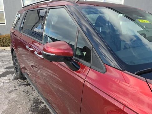 Used 2024 Kia Carnival SX image 5