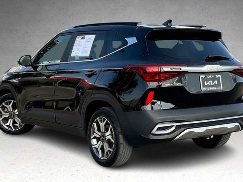 Certified 2022 Kia Seltos EX image 4
