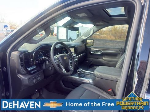 Used 2025 Chevrolet Silverado 1500 LTZ w/ LTZ Premium Package image 11