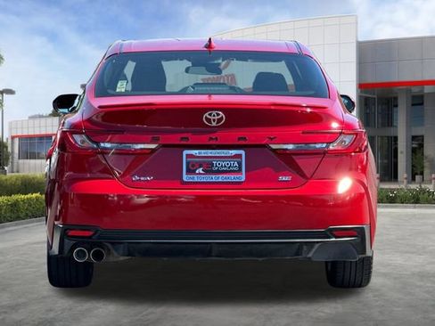 Used 2025 Toyota Camry SE FWD image 6