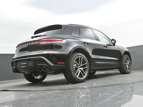 New 2026 Porsche Macan image 40