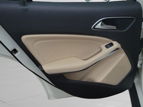 Certified 2018 Mercedes-Benz GLA 250 image 11