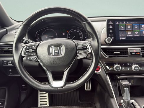 Used 2018 Honda Accord Sport image 12