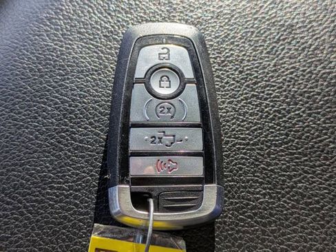 Certified 2021 Ford F250 Lariat w/ Lariat Ultimate Package image 29