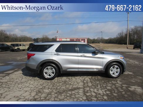 Used 2021 Ford Explorer XLT image 15