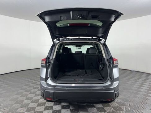 Used 2025 Nissan Rogue SV w/ SV Premium Package FWD image 49