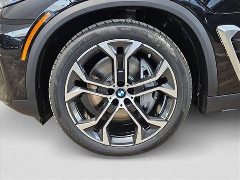New 2026 BMW X5 xDrive50e image 16