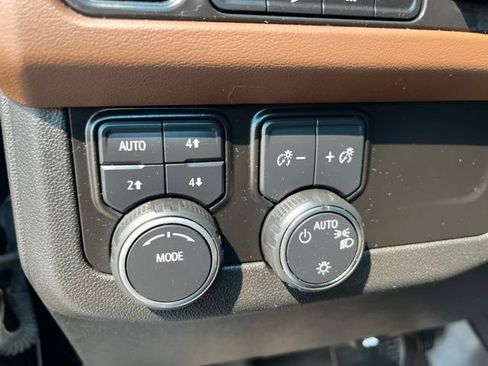 Used 2023 Chevrolet Tahoe High Country w/ Premium Package 2 AWD/4WD image 17