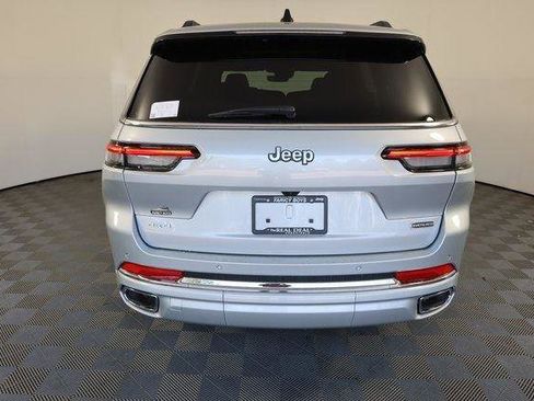 New 2025 Jeep Grand Cherokee L Overland AWD/4WD image 4