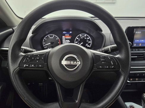 Used 2024 Nissan Altima 2.5 S FWD image 24