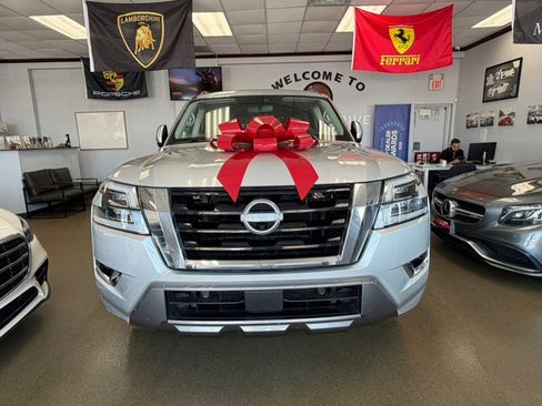 Used 2023 Nissan Armada SL w/ Captain's Chairs Package AWD/4WD image 4
