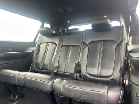 Used 2024 Jeep Wagoneer L Series III w/ Flexible Seating Group image 8