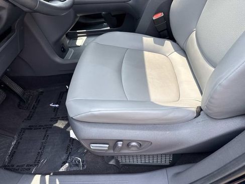 Used 2021 Toyota Sienna XLE w/ XLE Plus Package FWD image 15