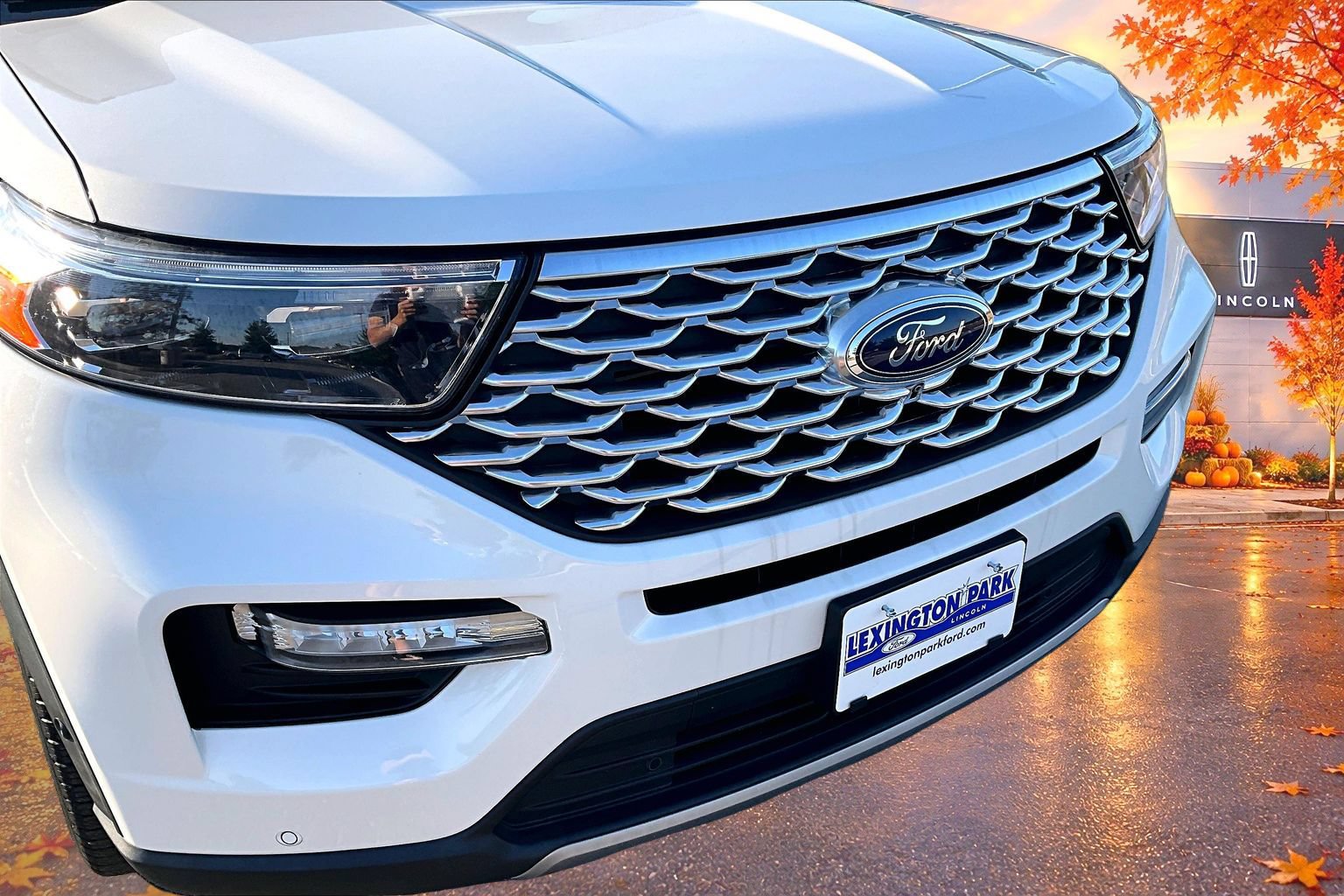 Used 2021 Ford Explorer Platinum w/ Equipment Group 601A AWD/4WD image 34