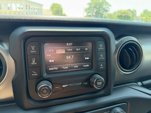 Used 2020 Jeep Gladiator Sport w/ Quick Order Package 24S AWD/4WD image 12
